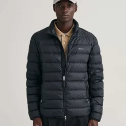 GANT Regular Fit Herren Steppjacke Zip Schwarz 10 GANT Regular Fit Herren Steppjacke Zip Schwarz -Angebote Pierre Cardin Store 7006298 5 5 800