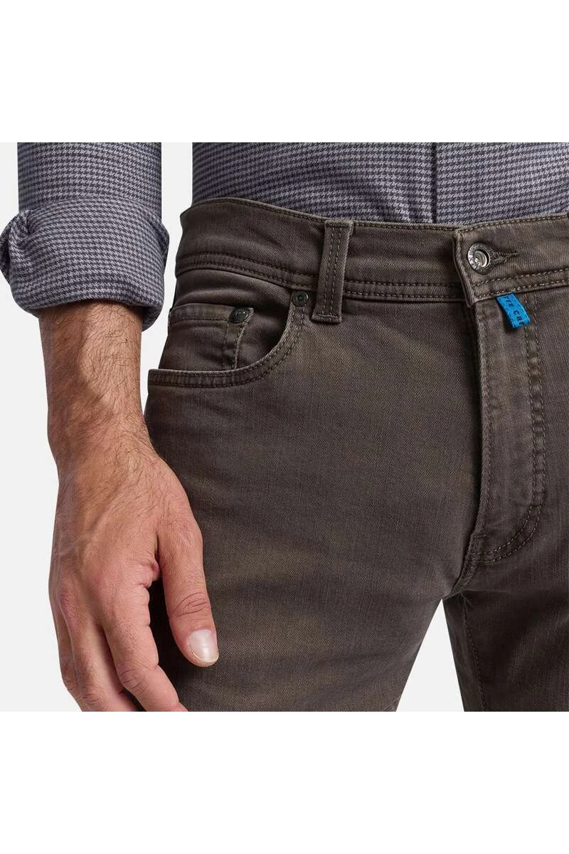 Pierre Cardin Lyon Tapered Fit Five-Pocket Herren Jeans Dunkelbraun 3 Pierre Cardin Lyon Tapered Fit Five-Pocket Herren Jeans Dunkelbraun – Bild 3